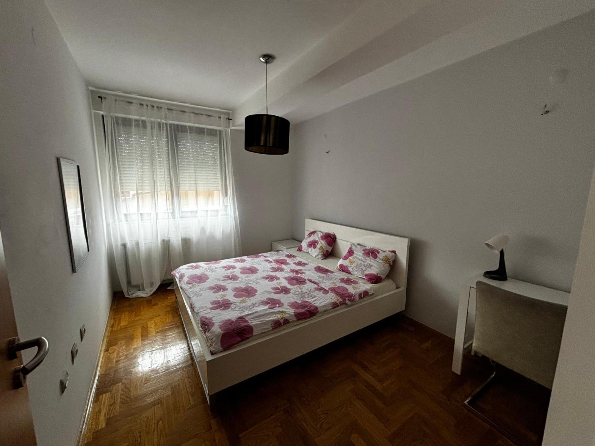 פריזרן Cozy City Center Apartment מראה חיצוני תמונה